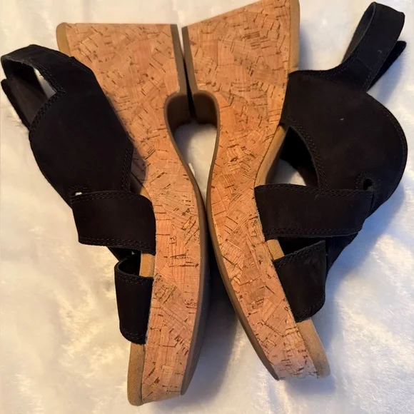 Clark’s Cork Wedge Sandals - Picture 11 of 14